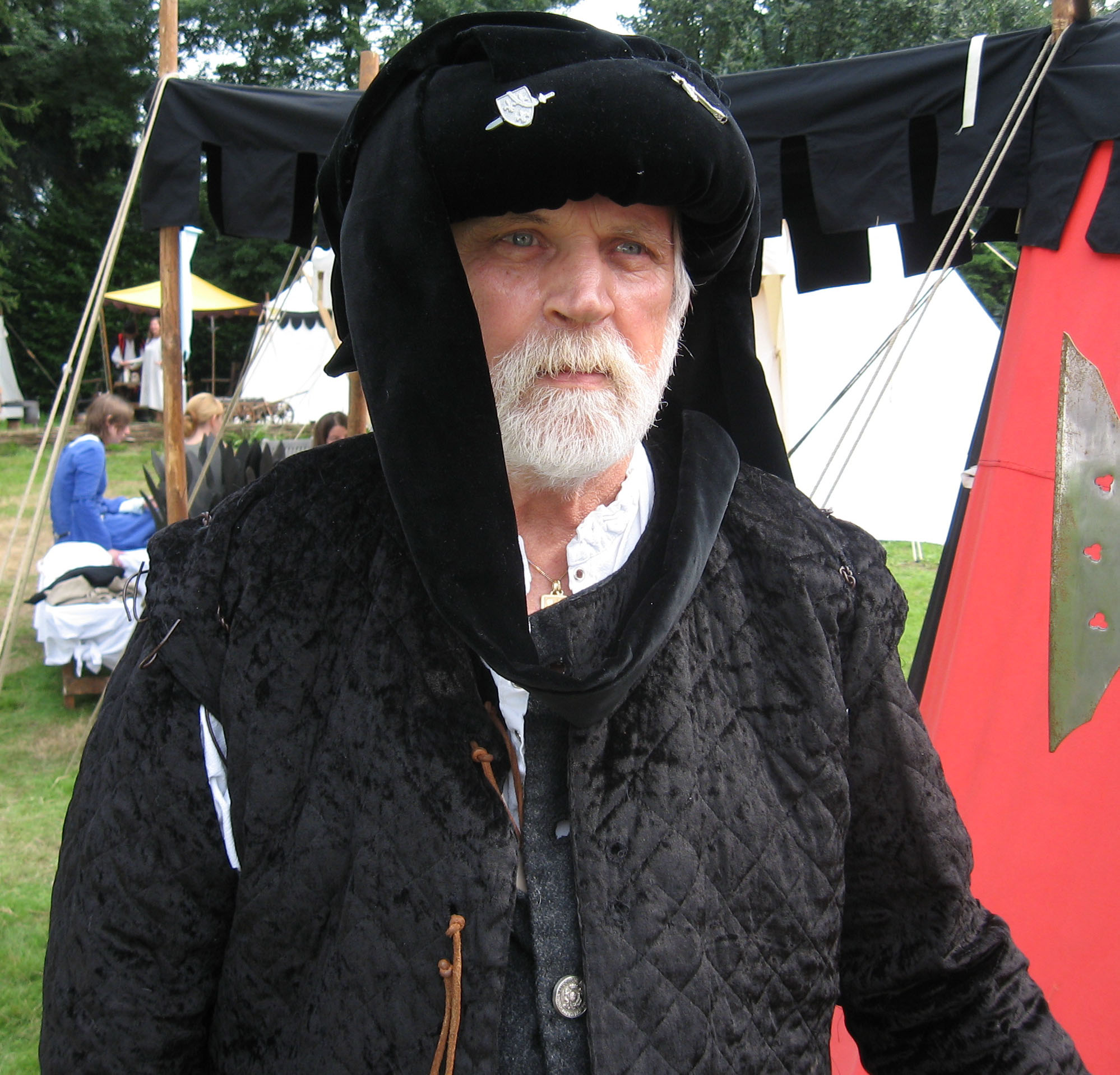 Chuck, August Lambert   